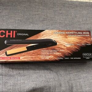 BRAND NEW CHI HAIR STRAIGHTENER